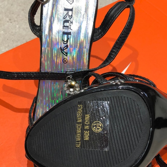 Shoes - Picture 2 of 8